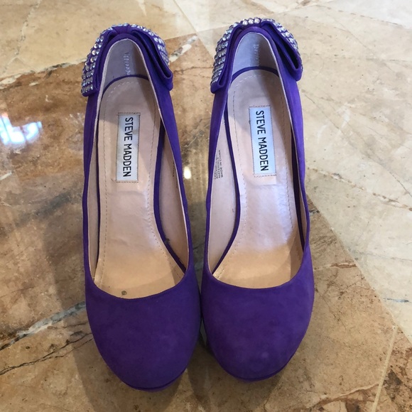 Steve Madden Purple Suede Pump - Picture 2 of 8